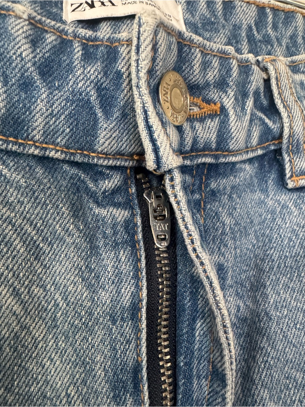 Zara Distressed Straight Leg Mom Jeans Light Wash Denim Size 6 - Picture 8 of 8